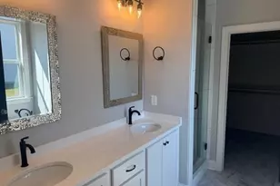 520 S Lincoln St, Benson, NC 27504 - Photo 16