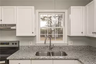 107 Victoria Dr, Parkton, NC 28371 - Photo 8