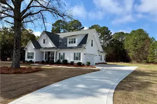 1843 Meadow Rd, Lumberton, NC 28358 - Photo 2