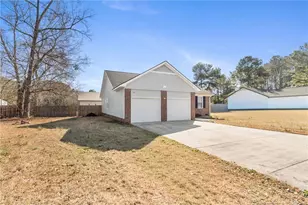 166 Oakview Dr, Raeford, NC 28376 - Photo 2