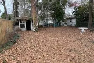 2103 McMillan Ave, Lumberton, NC 28358 - Photo 2