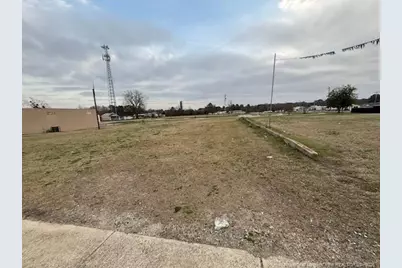 305 E First Street E, Lumberton, NC 28358 - Photo 1