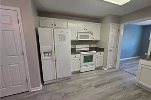 220 Loxley Ln, Sanford, NC 27330 - Photo 2