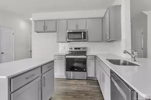 747 Lazy Elm Ln, Aberdeen, NC 28315 - Photo 10