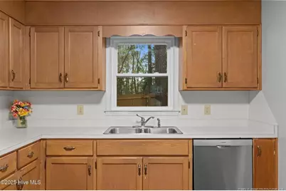 901 Heather Trail, Aberdeen, NC 28315 - Photo 6