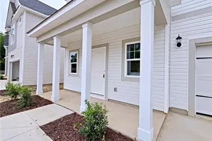 407 Windemere Dr, Fayetteville, NC 28314 - Photo 2