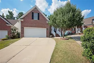 2931 Brookcrossing Dr, Fayetteville, NC 28306 - Photo 2