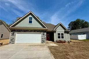 303 E 7th Ave, Raeford, NC 28376 - Photo 1