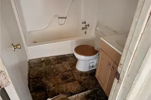 304 Tuskeegee Dr, Laurinburg, NC 28352 - Photo 6