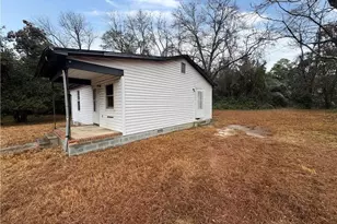 304 Tuskeegee Dr, Laurinburg, NC 28352 - Photo 2