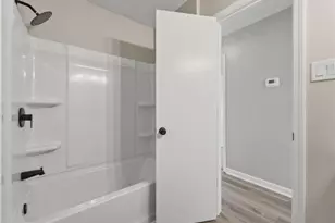 1571 Ireland Dr, Fayetteville, NC 28304 - Photo 24