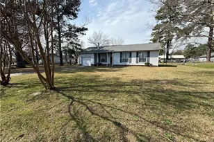 1794 Michelle Ct, Fayetteville, NC 28304 - Photo 2