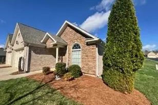 1907 B Whisper Lake Dr Dr, Whitsett, NC 27377 - Photo 2