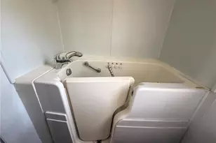 575 Veterans Rd, Saint Pauls, NC 28384 - Photo 16