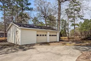 575 Veterans Rd, Saint Pauls, NC 28384 - Photo 2