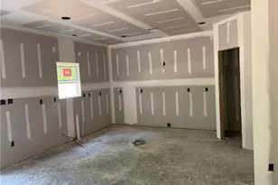 475 Crichton Ct, Fayetteville, NC 28311 - Photo 2