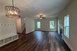 475 Crichton Ct, Fayetteville, NC 28311 - Photo 2