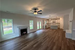 475 Crichton Ct, Fayetteville, NC 28311 - Photo 4