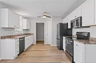 2202 Foster Gwin Ln, Fayetteville, NC 28304 - Photo 12