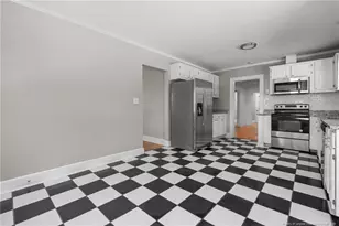 521 S Main St, Broadway, NC 27505 - Photo 26