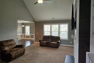 323 Nottingley Dr, Hope Mills, NC 28348 - Photo 4