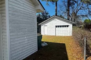 1305 E 13th St, Lumberton, NC 28358 - Photo 12