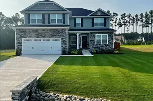 210 Western pine Wy, Sanford, NC 27332 - Photo 2