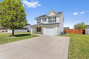 2013 Tinman Dr, Fayetteville, NC 28314 - Photo 2