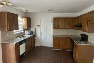 5708 Bear Creek Cir, Fayetteville, NC 28304 - Photo 10