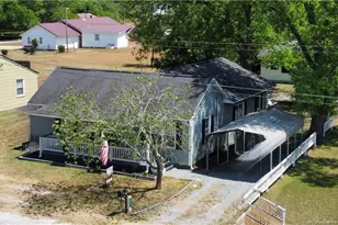 191 S Green St, Parkton, NC 28371 - Photo 30
