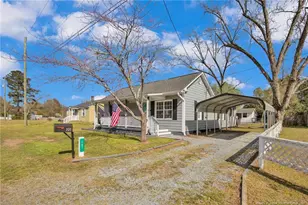 191 S Green St, Parkton, NC 28371 - Photo 4