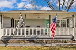 191 S Green St, Parkton, NC 28371 - Photo 2