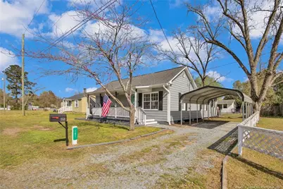 191 S Green Street, Parkton, NC 28371 - Photo 2