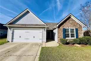 641 Hogart St, Raeford, NC 28376 - Photo 1