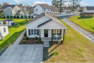 323 W Wooddall Street, Benson, NC 27504 - Photo 2