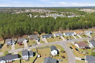 800 Bramblegate Rd, Hope Mills, NC 28348 - Photo 34