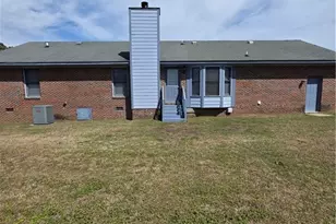 513 Roundtree Dr, Fayetteville, NC 28303 - Photo 2