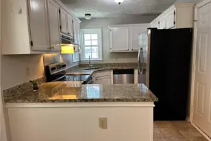 6413 Brookshire St, Fayetteville, NC 28314 - Photo 10