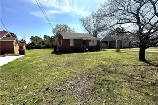 202 N Edinborough St, Red Springs, NC 28377 - Photo 4