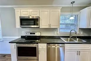 521 Deerpath Dr, Fayetteville, NC 28311 - Photo 10