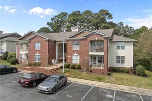 405 Meadowland Ct, Hope Mills, NC 28348 - Photo 2