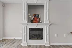 405 Meadowland Ct, Hope Mills, NC 28348 - Photo 8