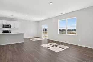 289 Maddox Dr, Aberdeen, NC 28315 - Photo 12