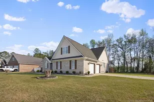 5704 Gentleman Dr, Hope Mills, NC 28348 - Photo 2