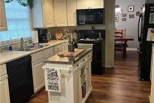 452 Sandlin Dr, Lumberton, NC 28358 - Photo 12