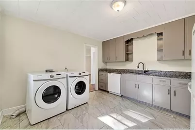 809/811 Whitford Street, Sanford, NC 27330 - Photo 12