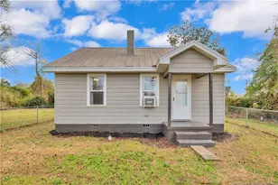 326 Hawley Ln, Fayetteville, NC 28301 - Photo 1