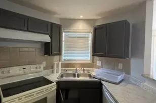 979 Stewarts Creek Dr, Fayetteville, NC 28315 - Photo 4