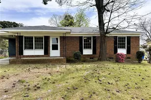 5622 Carson Dr, Fayetteville, NC 28303 - Photo 2