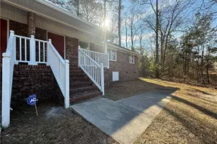 403 W 8th Ave, Raeford, NC 28376 - Photo 2